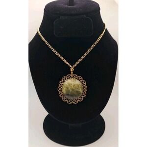 VINTAGE GOLD TONE FRAMED GREEN AGATE ROPE CHAIN NECKLACE 24 IN Unsigned